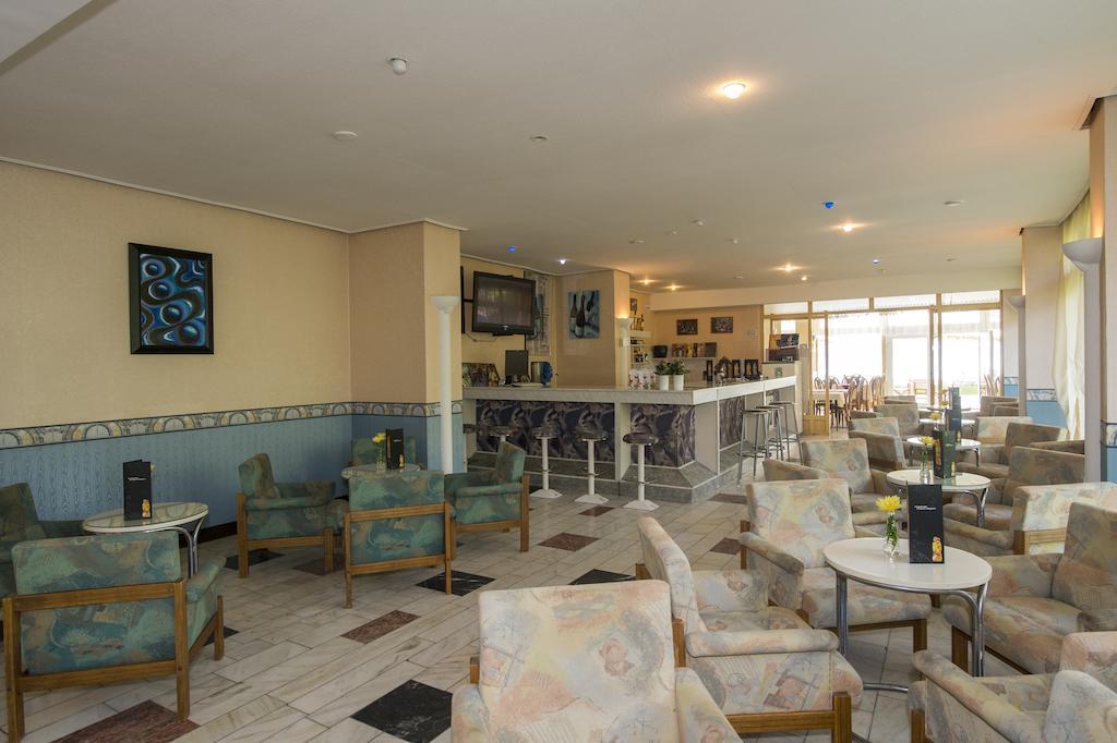 Familia Hotel Balatonboglar Bagian luar foto