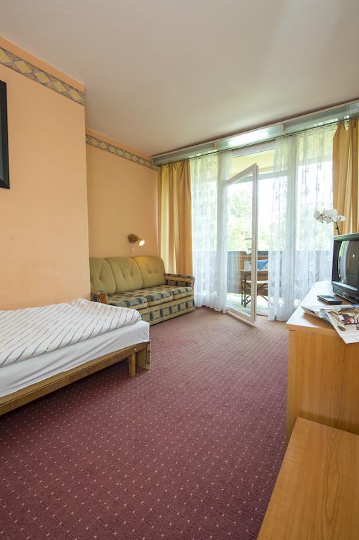 Familia Hotel Balatonboglar Ruang foto